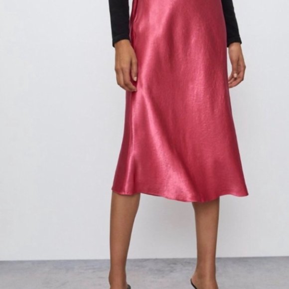 NWT Babaton Slip Skirt, Size 2, Pink - Picture 4 of 5